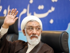 پیام پورمحمدی به ملت ایران که با همه مشکلات پای انقلاب ایستاده‌اند